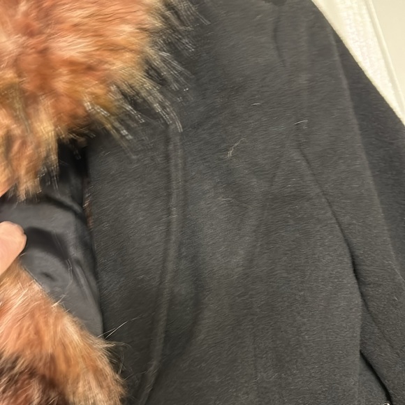 Black short fur-trimmed jacket with side zipper detail. Never worn. - Picture 4 of 7